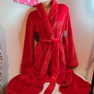 Secret Treasures Vibrant Red Plush Long Robe Size Sm